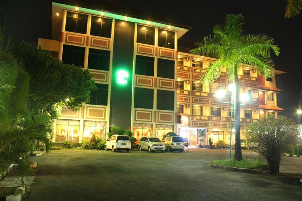 Jepara Indah Hotel Exterior photo