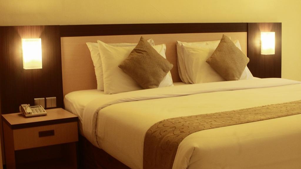 Jepara Indah Hotel Exterior photo